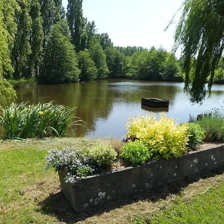 La Hangottiere - Lumineux, Nature Et Etang Parennes