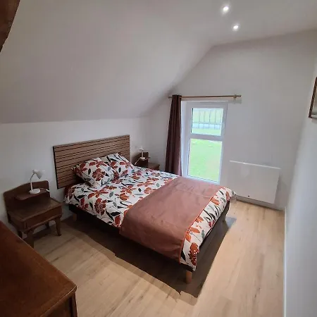 Holiday home La Hangottiere - Lumineux, Nature Et Etang Parennes