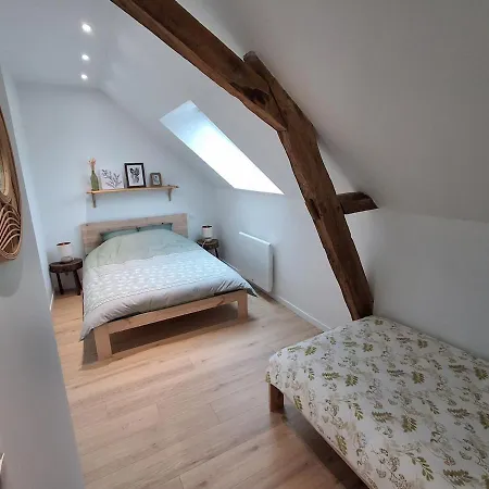 Holiday home La Hangottiere - Lumineux, Nature Et Etang Parennes